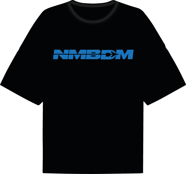 "NMBDM" Camiseta Unisex Fitting - Negra